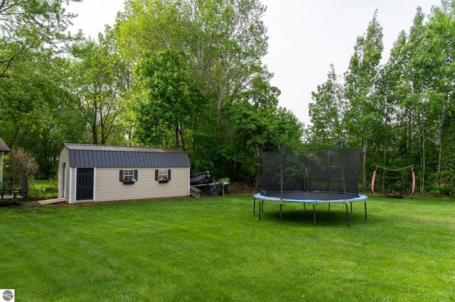 1206 Fairfield Drive, Mt Pleasant, MI 48858