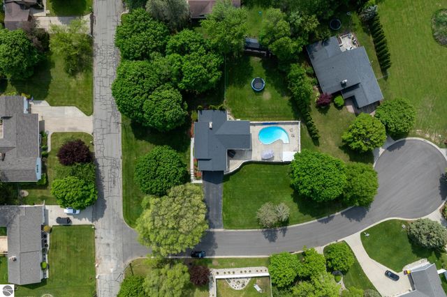 1206 Fairfield Drive, Mt Pleasant, MI 48858