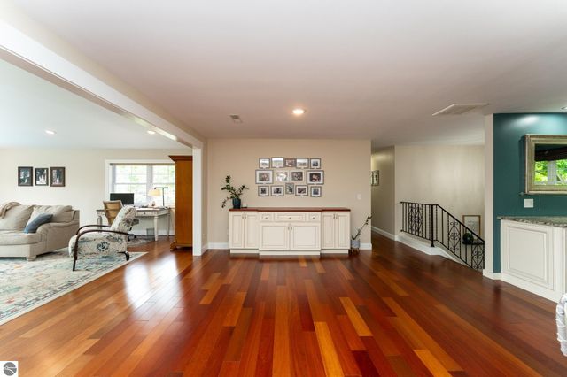 1206 Fairfield Drive, Mt Pleasant, MI 48858