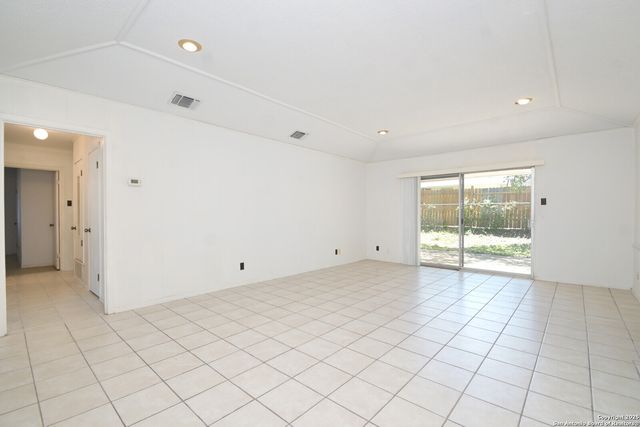 122 silver sands, San Antonio, TX 78216