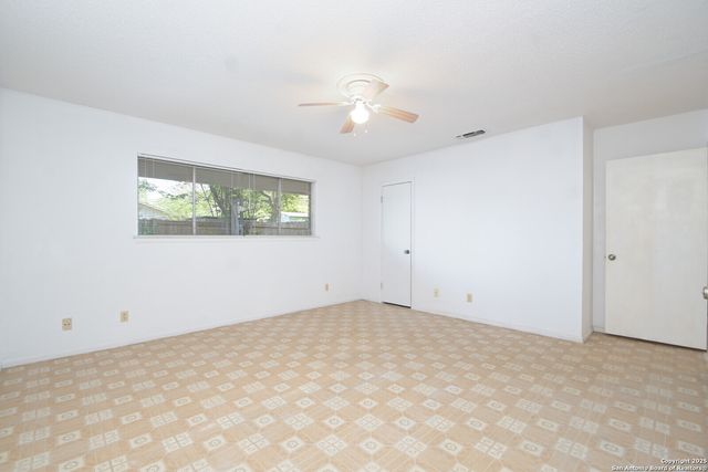 122 silver sands, San Antonio, TX 78216