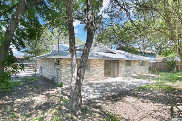 122 silver sands, San Antonio, TX 78216