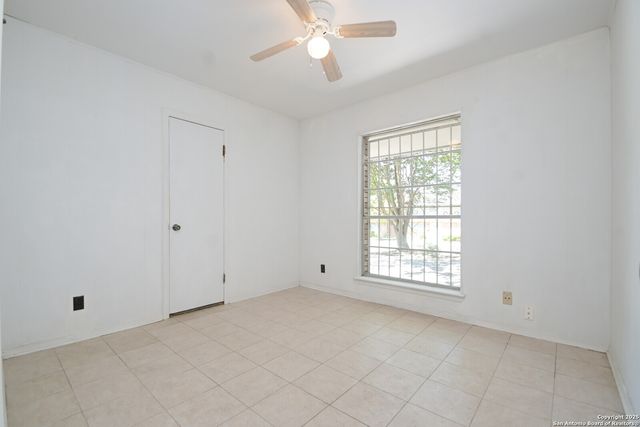 122 silver sands, San Antonio, TX 78216