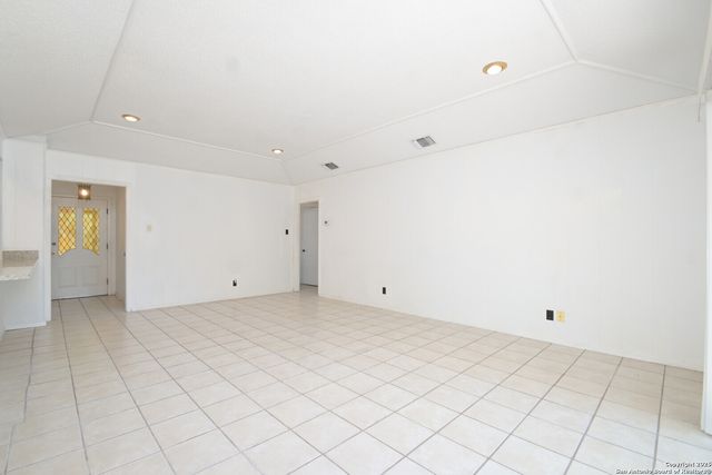 122 silver sands, San Antonio, TX 78216