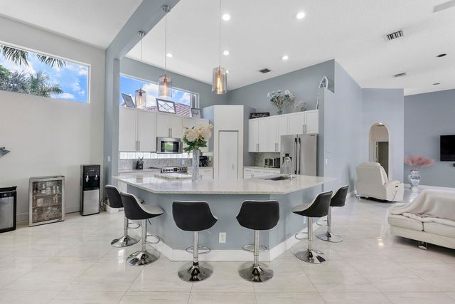 4862 Kensington Circle, Coral Springs, FL 33076
