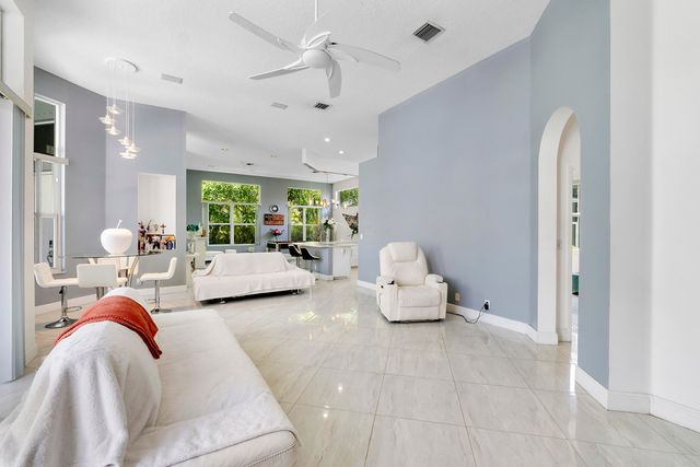 4862 Kensington Circle, Coral Springs, FL 33076