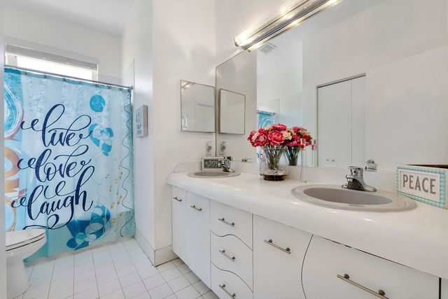 4862 Kensington Circle, Coral Springs, FL 33076