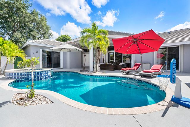 4862 Kensington Circle, Coral Springs, FL 33076