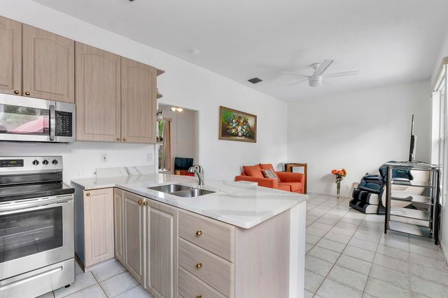 4862 Kensington Circle, Coral Springs, FL 33076