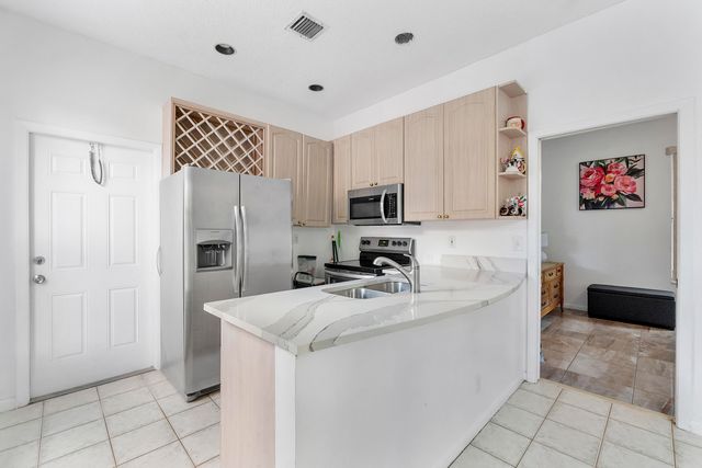 4862 Kensington Circle, Coral Springs, FL 33076