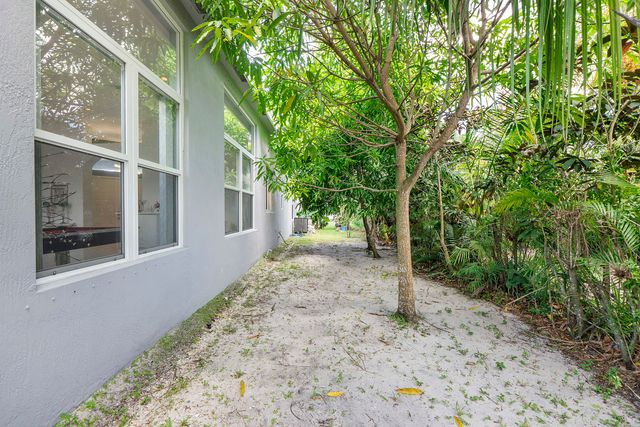 4862 Kensington Circle, Coral Springs, FL 33076