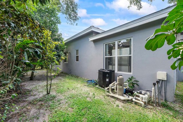 4862 Kensington Circle, Coral Springs, FL 33076