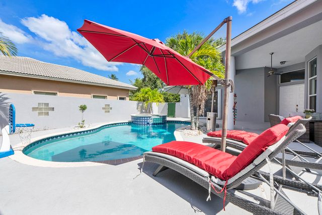 4862 Kensington Circle, Coral Springs, FL 33076