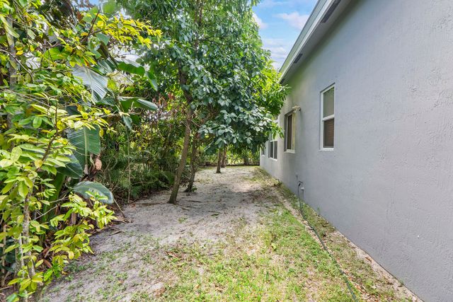 4862 Kensington Circle, Coral Springs, FL 33076