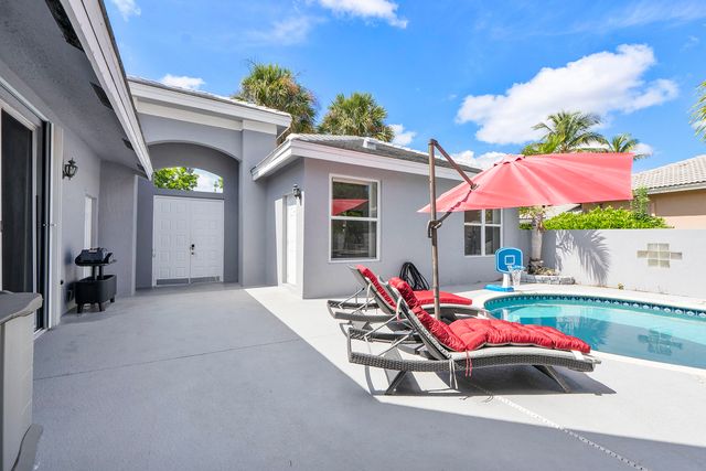 4862 Kensington Circle, Coral Springs, FL 33076