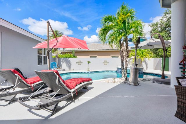 4862 Kensington Circle, Coral Springs, FL 33076