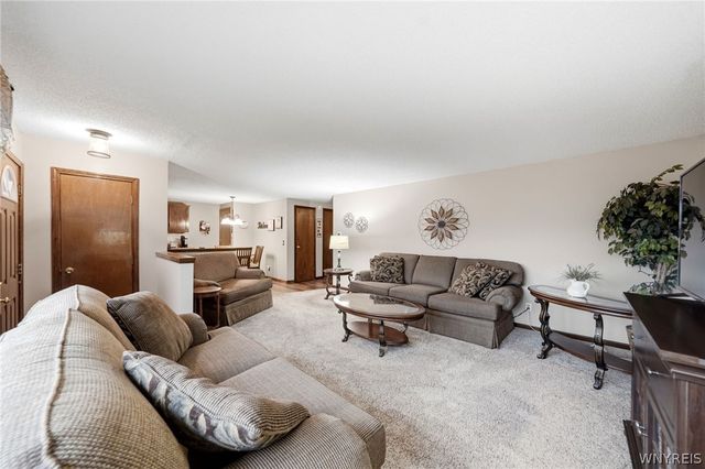11 Martinique Drive, Cheektowaga, NY 14227