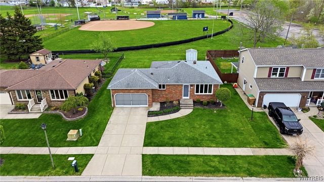 11 Martinique Drive, Cheektowaga, NY 14227