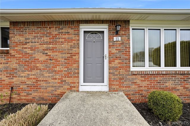 11 Martinique Drive, Cheektowaga, NY 14227
