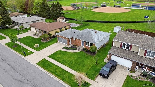11 Martinique Drive, Cheektowaga, NY 14227