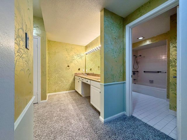 2400 N Braeswood Boulevard 318, Houston, TX 77030