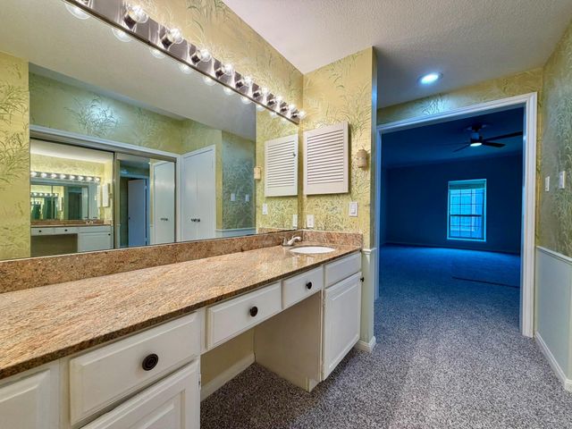 2400 N Braeswood Boulevard 318, Houston, TX 77030