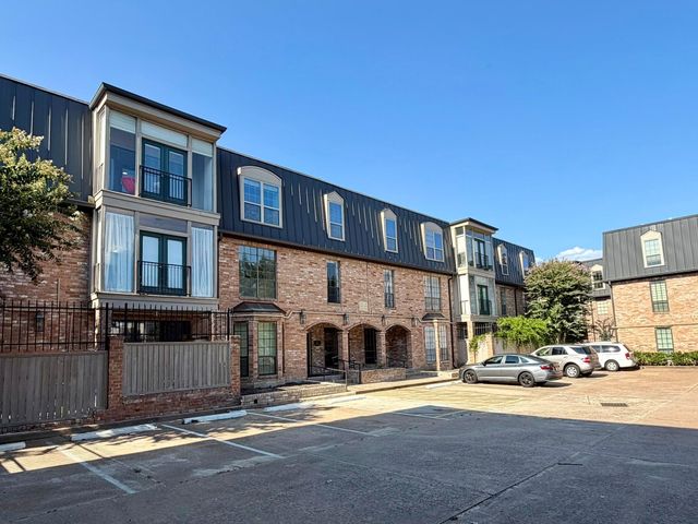 2400 N Braeswood Boulevard 318, Houston, TX 77030