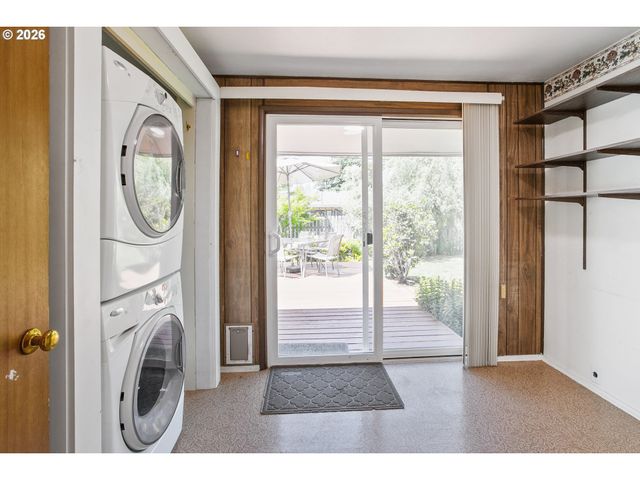 2840 FERRY St, Eugene, OR 97405