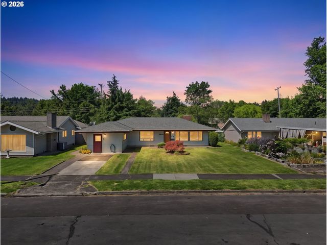 2840 FERRY St, Eugene, OR 97405
