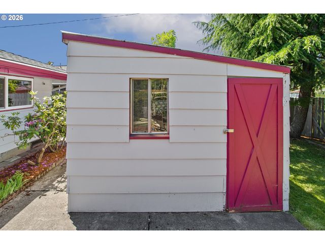 2840 FERRY St, Eugene, OR 97405