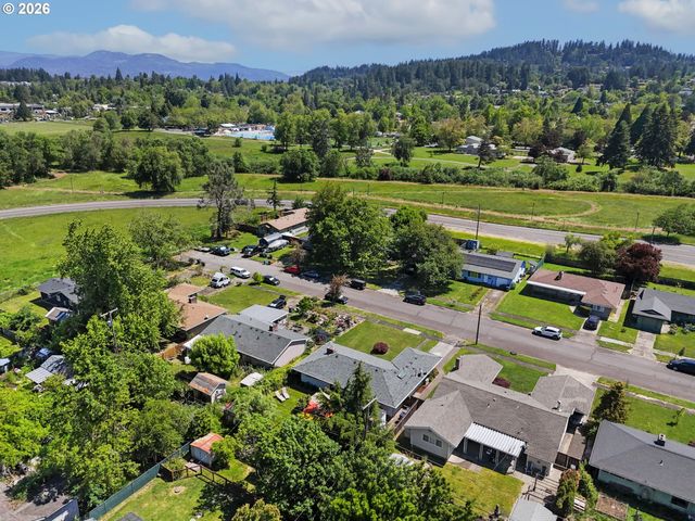 2840 FERRY St, Eugene, OR 97405