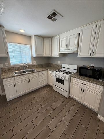 2820 South Sandhill Road A, Las Vegas, NV 89121