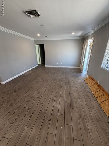2820 South Sandhill Road A, Las Vegas, NV 89121
