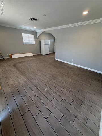 2820 South Sandhill Road A, Las Vegas, NV 89121