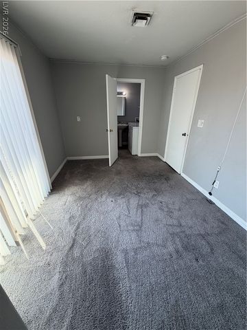 2820 South Sandhill Road A, Las Vegas, NV 89121