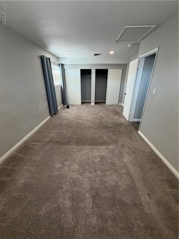 2820 South Sandhill Road A, Las Vegas, NV 89121