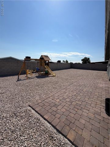 2820 South Sandhill Road A, Las Vegas, NV 89121