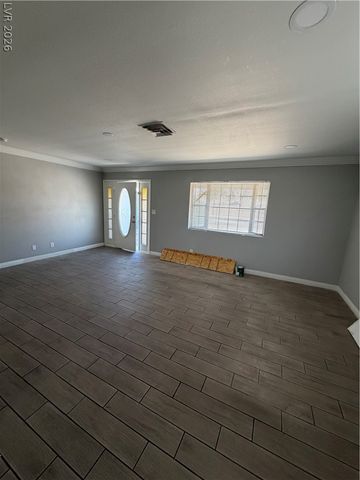 2820 South Sandhill Road A, Las Vegas, NV 89121