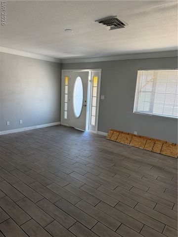 2820 South Sandhill Road A, Las Vegas, NV 89121