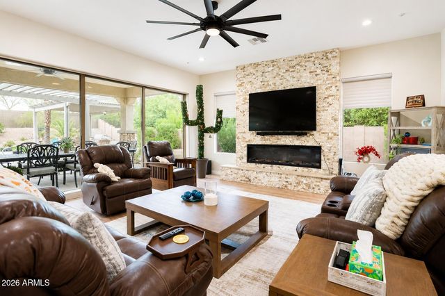 7662 W ARTEMISA Avenue, Peoria, AZ 85383