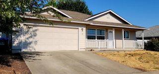 29 Devonwood Court, Eagle Point, OR 97524