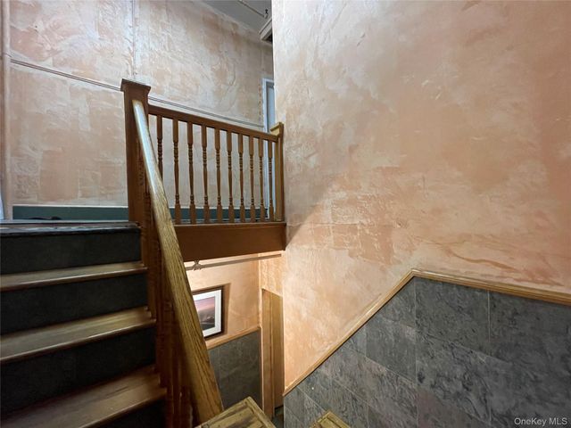 90 Main Street 3R, Mineola, NY 11501