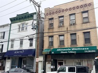 90 Main Street 3R, Mineola, NY 11501
