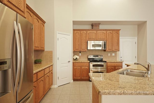 954 Stampede Trl, Galt, CA 95632