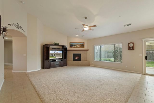 954 Stampede Trl, Galt, CA 95632