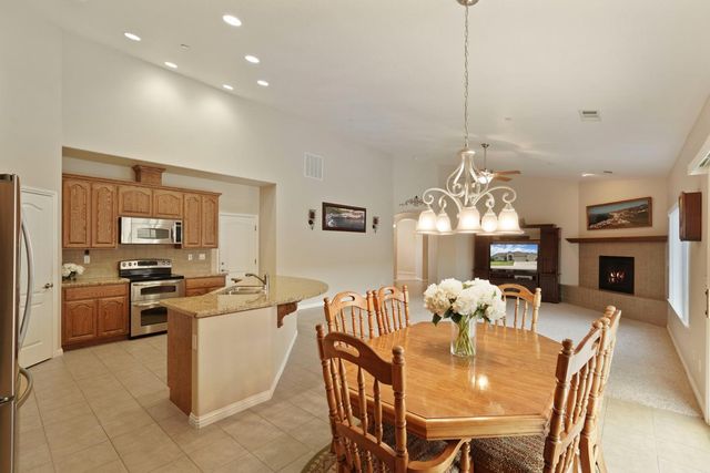 954 Stampede Trl, Galt, CA 95632