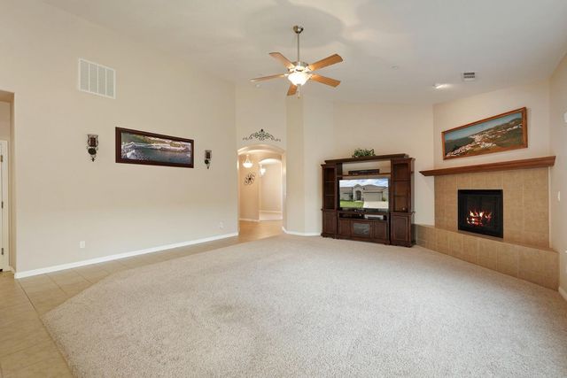 954 Stampede Trl, Galt, CA 95632