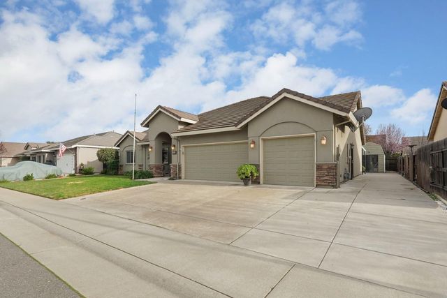 954 Stampede Trl, Galt, CA 95632