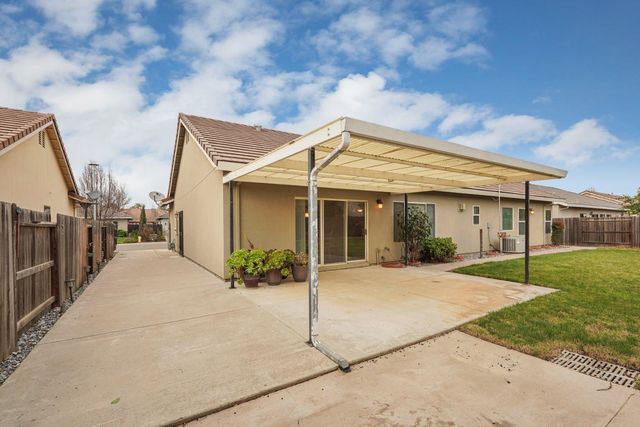 954 Stampede Trl, Galt, CA 95632
