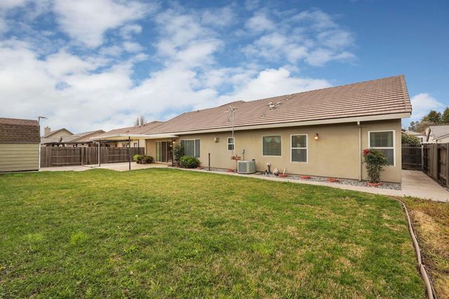954 Stampede Trl, Galt, CA 95632